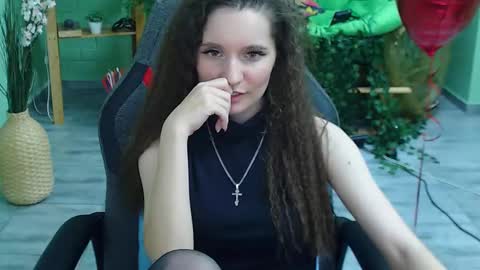 Snapshot of zianichols chatting on 02-15-25, 01:31 zianichols online show from 02-15-25, 01:31