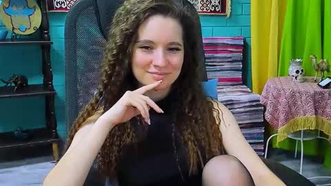 Snapshot of zianichols chatting on 02-18-25, 01:55 zianichols online show from 02-18-25, 01:55