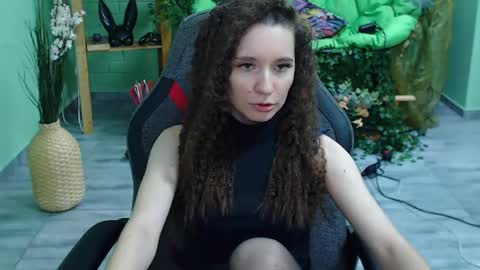 Snapshot of zianichols chatting on 02-20-25, 09:44 zianichols online show from 02-20-25, 09:44