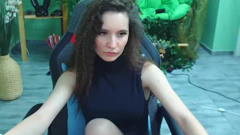 Snapshot of zianichols chatting on 02-24-25, 11:41 zianichols online show from 02-24-25, 11:41