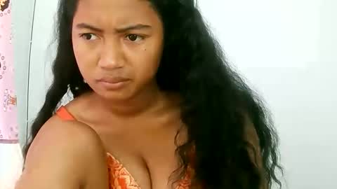 Snapshot of zina479102 chatting on 04-22-26, 05:21 elly online show from 04-22-26, 05:21