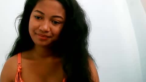 Snapshot of zina479102 chatting on 05-20-26, 05:24 elly online show from 05-20-26, 05:24