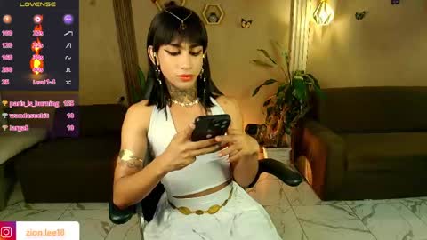 Snapshot of zion__lee chatting on 04-30-26, 08:57 Zion online show from 04-30-26, 08:57