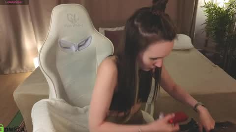 Zlata  Mon Tue Thu Fri Sun Sa GMT 3 0000pm - 0600pm  online show from 03-28-26, 09:09