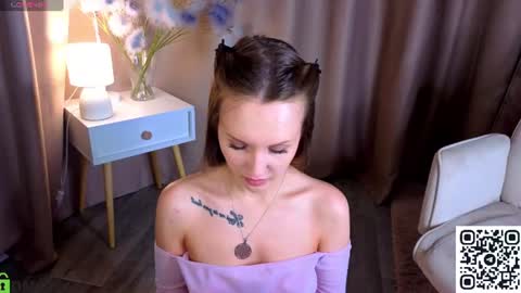Zlata  Mon Tue Thu Fri Sun Sa GMT 3 0000pm - 0600pm  online show from 07-25-26, 09:07