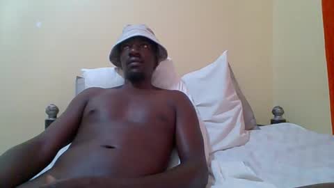 Zlatann2012 online show from 11-16-25, 09:37