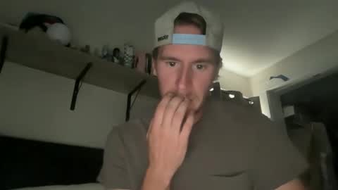 Snapshot of zmac0214 chatting on 10-25-25, 04:24 Gregm0419 online show from 10-25-25, 04:24