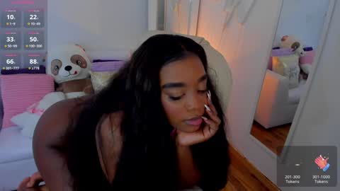 Snapshot of zobe_love chatting on 01-11-25, 02:20 Zobe Love online show from 01-11-25, 02:20