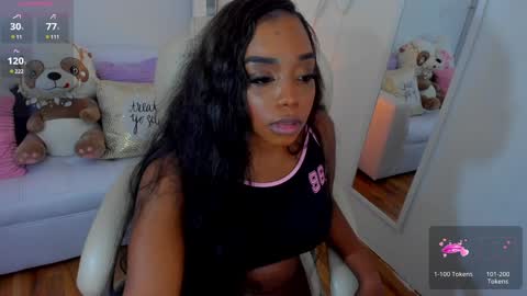 Snapshot of zobe_love chatting on 02-04-25, 10:02 Zobe Love online show from 02-04-25, 10:02