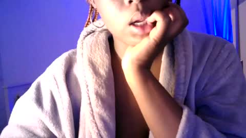 zoe861784 online show from 07-28-26, 11:04
