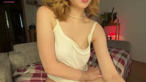 Snapshot of zoe__0 chatting on 07-02-26, 01:39 Zoe online show from 07-02-26, 01:39
