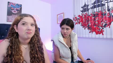 Zoe And Valeria online show from 04-09-26, 05:07