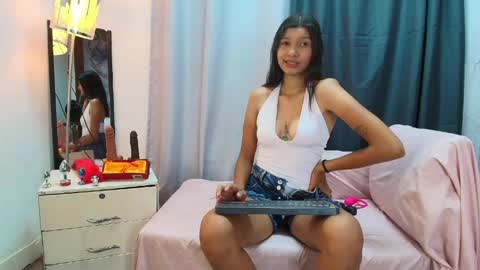 Snapshot of zoe_blake1 chatting on 05-15-26, 04:08 Zoe Blake online show from 05-15-26, 04:08
