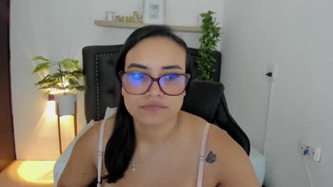 Snapshot of zoe_danae_ chatting on 01-06-25, 12:35 Zoe online show from 01-06-25, 12:35