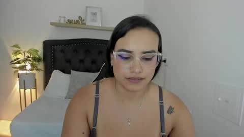 Snapshot of zoe_danae_ chatting on 01-29-25, 03:47 Zoe online show from 01-29-25, 03:47
