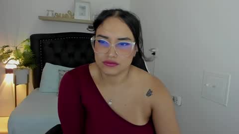 Snapshot of zoe_danae_ chatting on 03-08-25, 03:13 Zoe online show from 03-08-25, 03:13