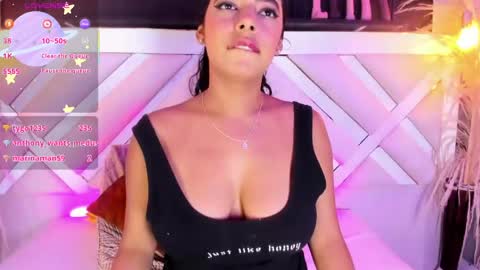 Snapshot of zoe_johnsonn1 chatting on 06-08-26, 01:28 Zoey online show from 06-08-26, 01:28
