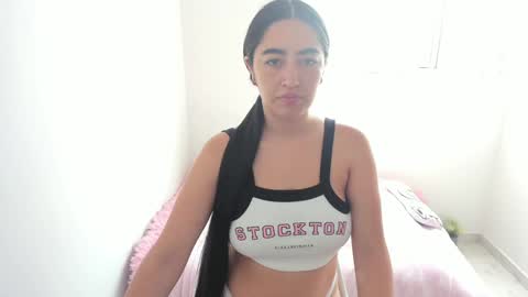 Snapshot of zoe_jones7 chatting on 01-08-25, 06:20 zoe_jones7 online show from 01-08-25, 06:20