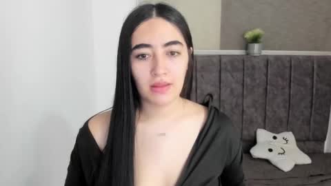 zoe_jones7 online show from 12-04-25, 03:05