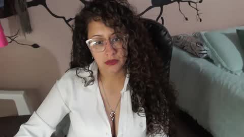 Zoe Koller online show from 10-30-25, 09:26