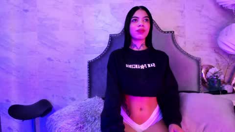 Snapshot of zoe_kravitx chatting on 01-11-25, 03:55 CAMILA online show from 01-11-25, 03:55