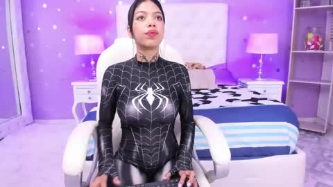 Snapshot of zoe_kravitx chatting on 01-22-25, 04:34 CAMILA online show from 01-22-25, 04:34