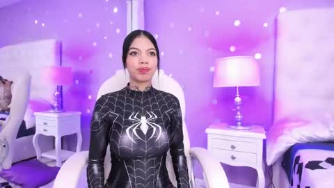 Snapshot of zoe_kravitx chatting on 01-22-25, 08:51 CAMILA online show from 01-22-25, 08:51