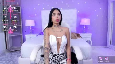 Snapshot of zoe_kravitx chatting on 02-13-25, 06:30 CAMILA online show from 02-13-25, 06:30