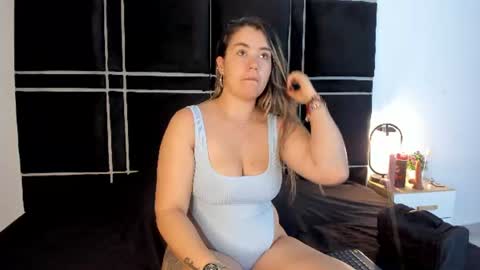 Snapshot of zoe_ll chatting on 07-11-26, 11:02 SWEET ZOE online show from 07-11-26, 11:02