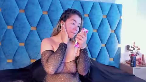 Snapshot of zoe_ll chatting on 08-01-26, 11:31 SWEET ZOE online show from 08-01-26, 11:31