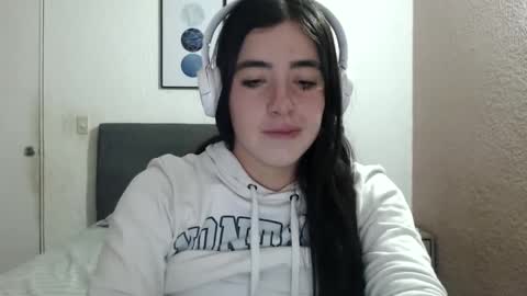 Snapshot of zoe_mill33r chatting on 01-09-25, 03:47 Zoe online show from 01-09-25, 03:47