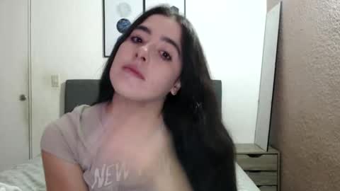 Snapshot of zoe_mill33r chatting on 03-12-25, 04:30 Zoe online show from 03-12-25, 04:30