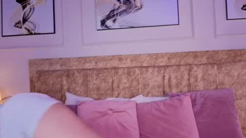 zoe_moon__ online show from 06-10-26, 11:09