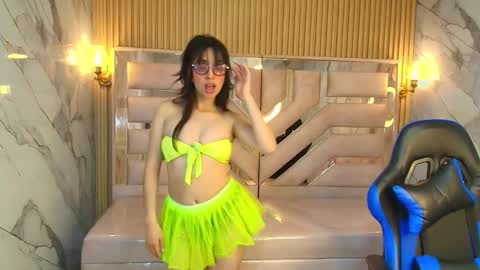 Zoe  online show from 10-15-25, 03:28