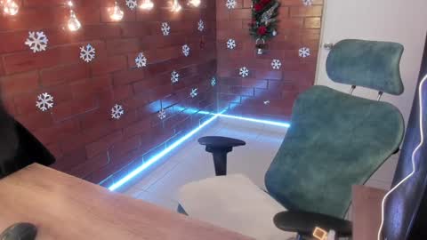 Snapshot of zoe_ringer chatting on 12-30-24, 05:34 Zoe online show from 12-30-24, 05:34