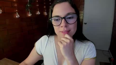 Snapshot of zoe_ringer chatting on 02-25-25, 04:31 Zoe online show from 02-25-25, 04:31