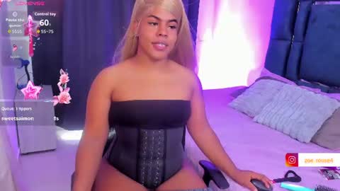 zoe_rosee4 online show from 06-22-26, 03:31