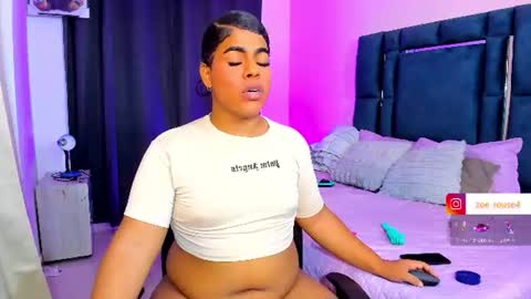 zoe_rosee4 online show from 07-10-26, 05:34