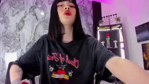 Snapshot of zoe_rosse00 chatting on 11-19-25, 07:25 zoe_rosse00 online show from 11-19-25, 07:25