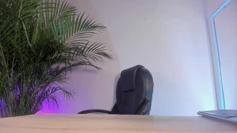 Zoe online show from 02-18-26, 05:14