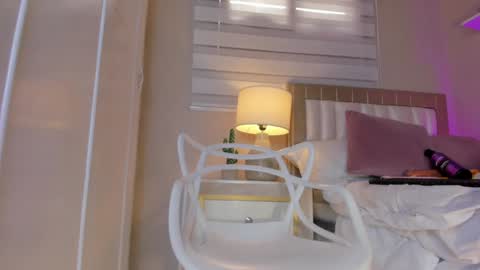 Snapshot of zoe_sky_ chatting on 01-09-25, 05:43 Hi guys i am Zoe online show from 01-09-25, 05:43