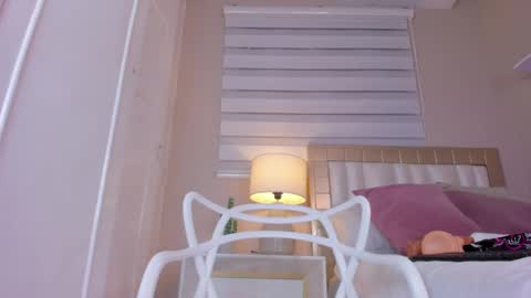 Snapshot of zoe_sky_ chatting on 02-16-25, 12:21 Hi guys i am Zoe online show from 02-16-25, 12:21