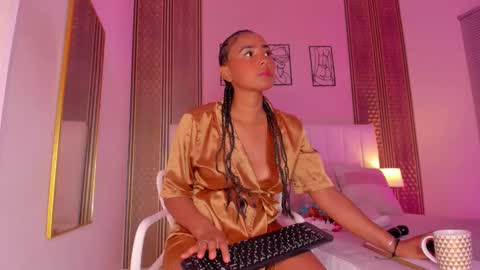 Hi guys i am Zoe  online show from 01-14-26, 11:27