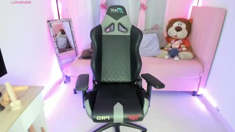 zoe_sullivan_ online show from 01-30-25, 09:15