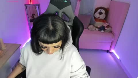 zoe_sullivan_ online show from 02-23-25, 09:22