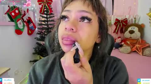 zoe_sullivan_ online show from 11-22-25, 09:41