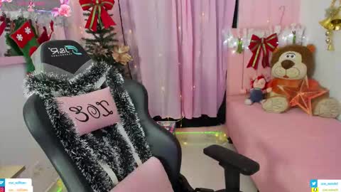 zoe_sullivan_ online show from 11-23-25, 09:42