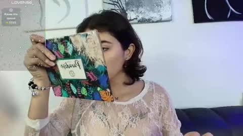 Zoe online show from 11-11-25, 12:49