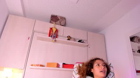 ZOE  online show from 12-28-24, 02:11