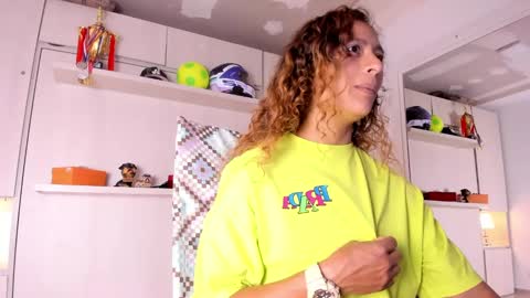 ZOE  online show from 02-17-25, 08:04